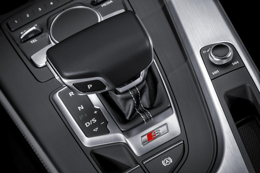 Детали интерьера Audi S5 Coupe 2016 года  (WW) (фото 45 из 75)